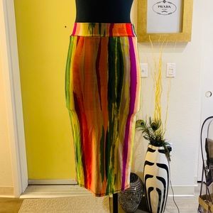 Fitted knit midi skirt